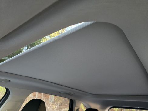 New 2026 Kia Sorento EX w/ EX Premium Package FWD image 12