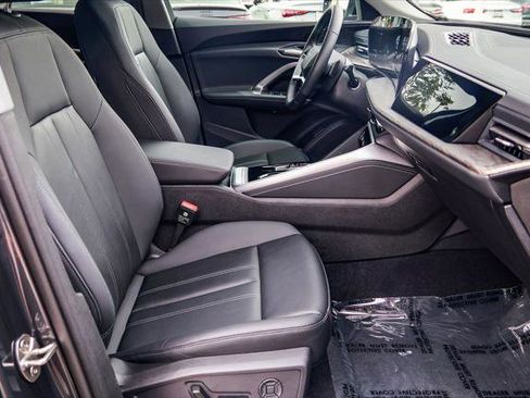 Certified 2025 Audi Q5 Premium w/ Convenience Package AWD/4WD image 19