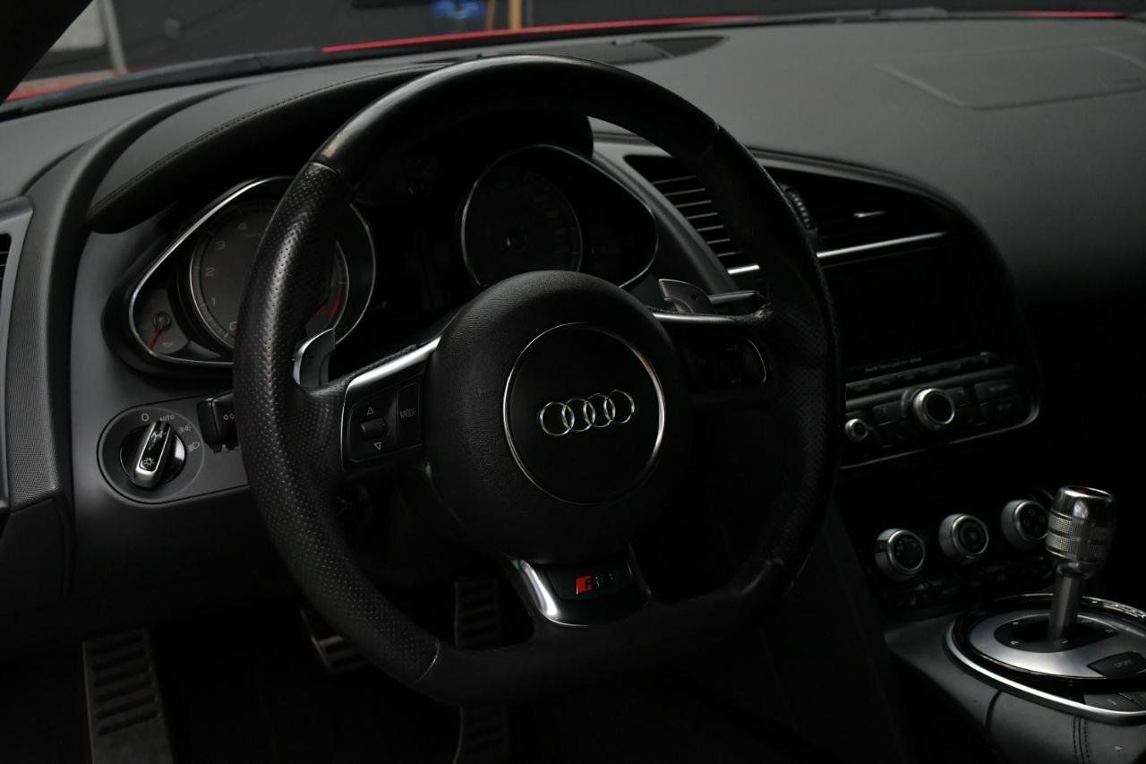 Used 2014 Audi R8 V8 w/ Convenience Package AWD/4WD image 26