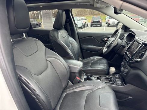 Used 2019 Jeep Cherokee Limited image 13