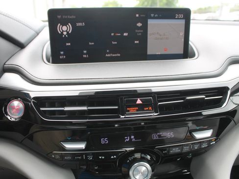 Used 2024 Acura MDX SH-AWD w/ Technology Package image 11