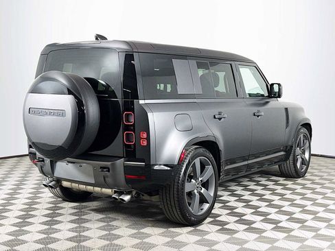 Used 2025 Land Rover Defender 110 V8 AWD/4WD image 5