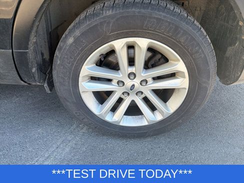 Used 2017 Ford Explorer XLT image 10