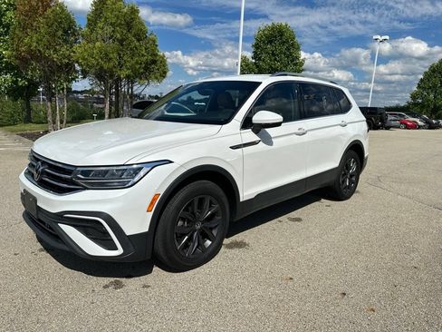 Used 2023 Volkswagen Tiguan SE AWD/4WD image 7