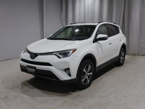 Used 2017 Toyota RAV4 XLE AWD/4WD image 7