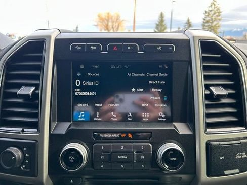 Used 2018 Ford F150 Lariat w/ Equipment Group 502A Luxury AWD/4WD image 19