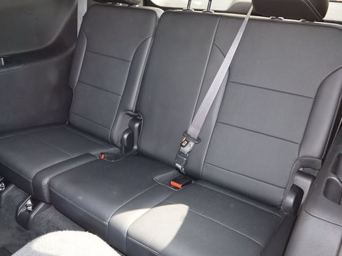 Used 2025 Buick Enclave Preferred FWD image 6