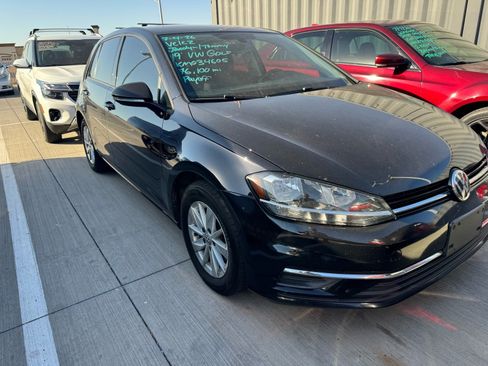 Used 2019 Volkswagen Golf S FWD image 5
