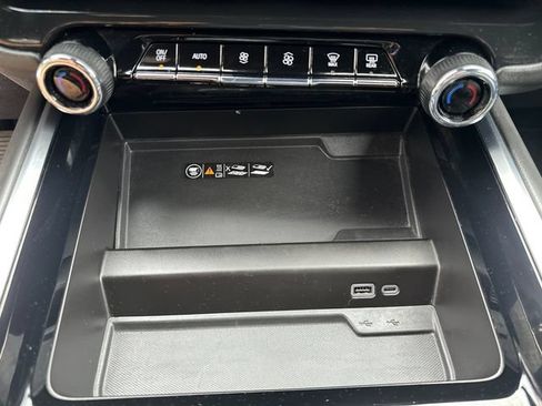 Certified 2025 Chevrolet Tahoe Z71 AWD/4WD image 34