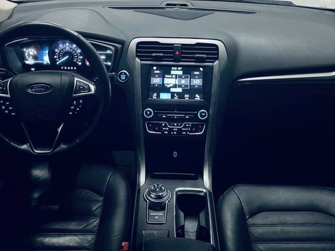 Used 2018 Ford Fusion SE w/ Fusion SE Technology Package FWD image 29