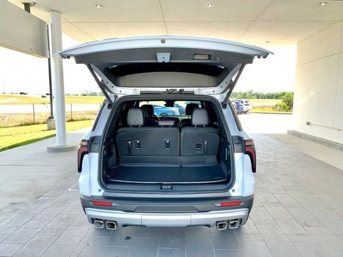 Used 2026 Chevrolet Traverse Z71 w/ Driver Confidence Package AWD/4WD image 23