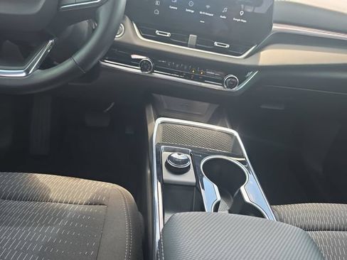 Used 2026 Chevrolet Equinox LT FWD image 13