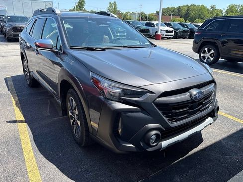 Used 2024 Subaru Outback Touring AWD/4WD image 3