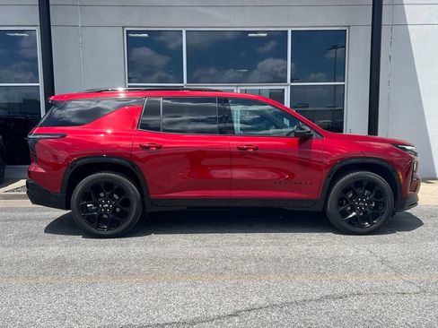 Used 2024 Chevrolet Traverse RS AWD/4WD image 9