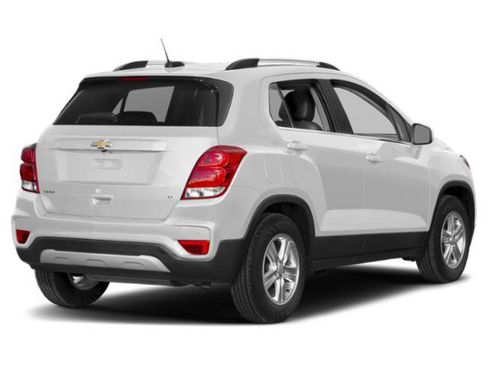 Used 2019 Chevrolet Trax LT w/ LT Convenience Package FWD image 2