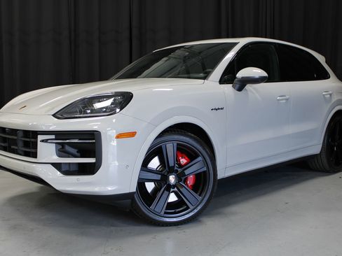 New 2026 Porsche Cayenne S AWD/4WD image 1