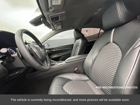 Used 2022 Toyota Camry SE image 10