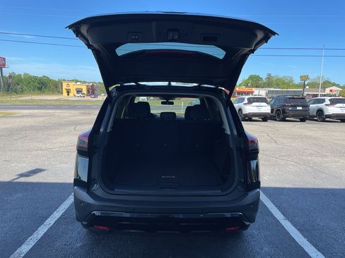 Certified 2023 Nissan Rogue SV FWD image 22