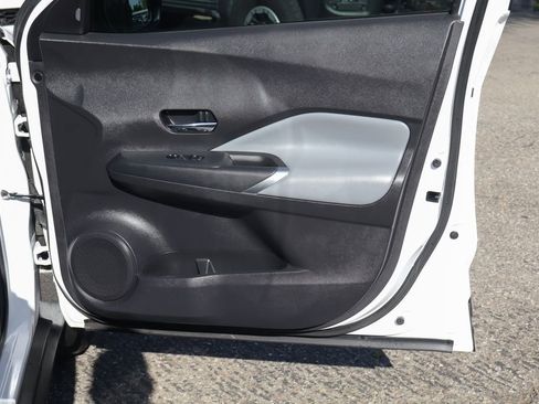 Used 2023 Nissan Kicks SR w/ SR Premium Package FWD image 42