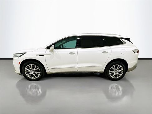Used 2024 Buick Enclave Essence w/ Experience Buick Package image 4