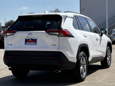 Used 2024 Toyota RAV4 XLE image 4