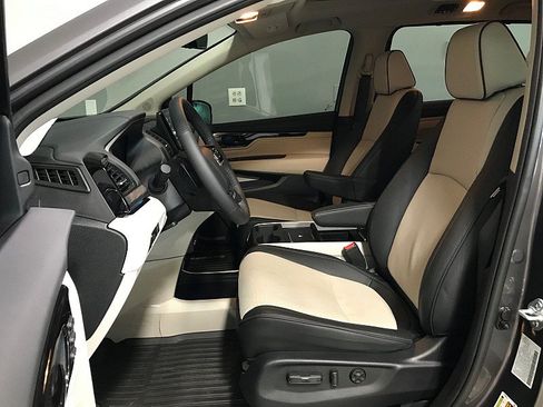 Used 2026 Honda Odyssey Elite image 11