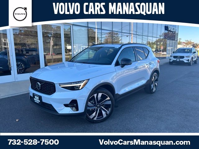 Used 2026 Volvo XC40 B5 Plus AWD/4WD image 1