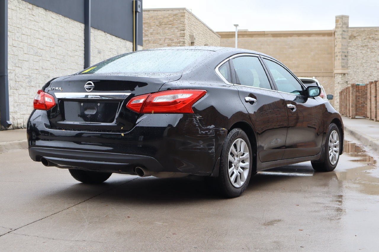 Used 2017 Nissan Altima 2.5 S w/ Power Driver Seat Package FWD image 3