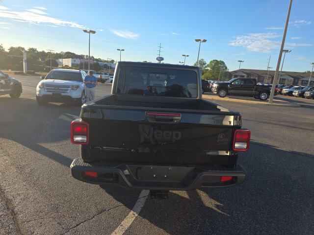 Used 2022 Jeep Gladiator Sport AWD/4WD image 4
