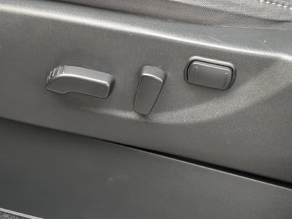 Certified 2025 Nissan Frontier SV RWD image 16