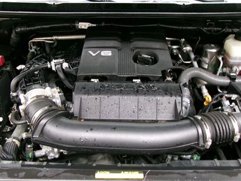 Used 2023 Nissan Frontier PRO-4X w/ Pro Convenience Package AWD/4WD image 8