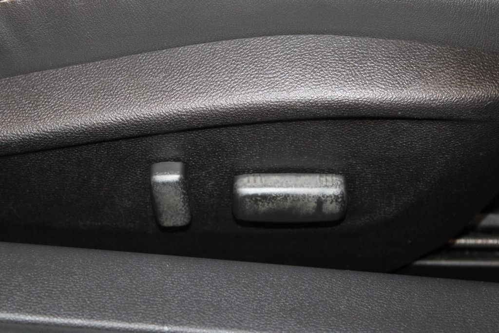 Used 2015 Chevrolet Camaro SS RWD image 22
