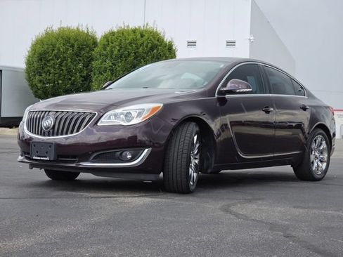 Used 2017 Buick Regal Premium w/ Driver Confidence Package #2 FWD image 14