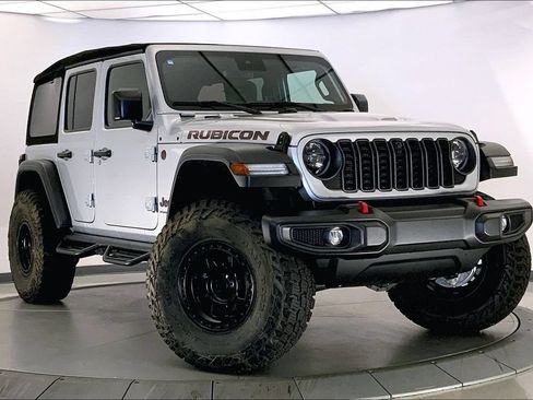 Used 2024 Jeep Wrangler Unlimited Rubicon w/ Technology Group AWD/4WD image 1