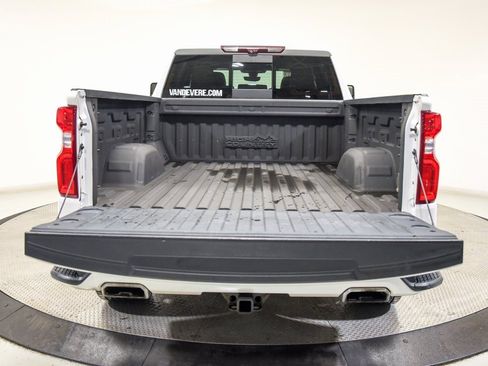 Used 2021 Chevrolet Silverado 1500 High Country w/ Technology Package image 14