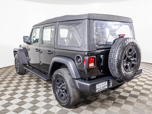 Used 2018 Jeep Wrangler Unlimited Sport image 13