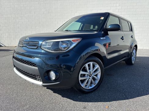 Used 2017 Kia Soul + image 1
