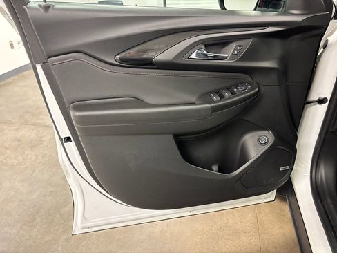 Used 2022 Chevrolet TrailBlazer RS w/ Sun and Liftgate Package image 21