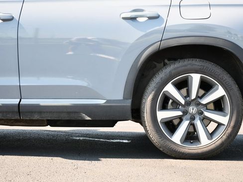 Certified 2025 Honda Pilot Touring image 11