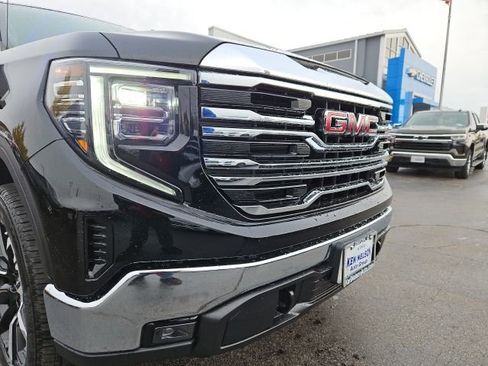 New 2026 GMC Sierra 1500 SLT w/ SLT Premium Package image 4