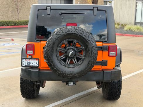 Used 2013 Jeep Wrangler Unlimited Sport image 3