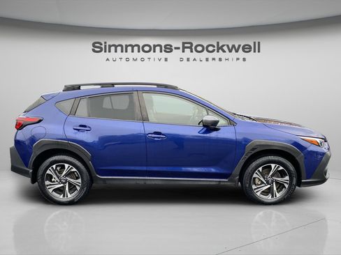 Used 2024 Subaru Crosstrek 2.0i Premium image 4