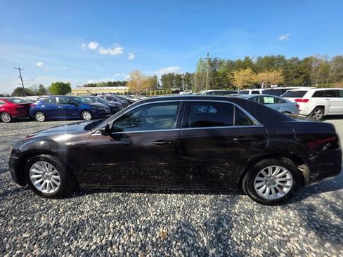Used 2012 Chrysler 300 RWD image 8