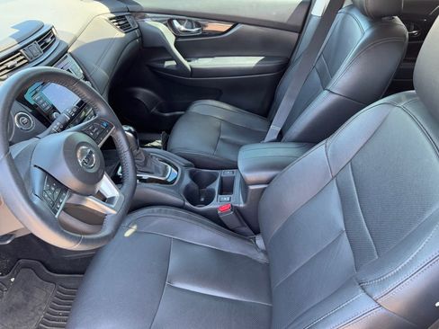 Used 2020 Nissan Rogue SL w/ Premium Package FWD image 17
