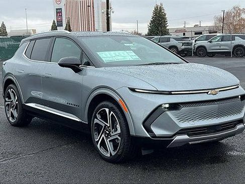 New 2026 Chevrolet Equinox EV LT image 3