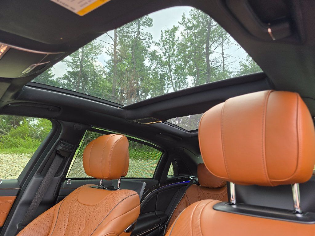 Used 2019 Mercedes-Benz Maybach S 560 4MATIC image 3