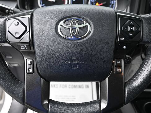 Used 2020 Toyota 4Runner TRD Off-Road Premium w/ Moonroof Package AWD/4WD image 17