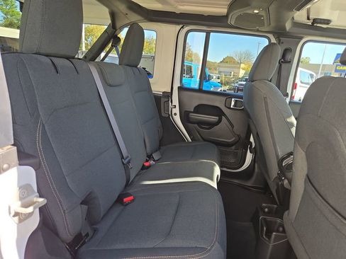 Used 2024 Jeep Wrangler Sport S image 29