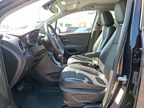 Used 2022 Chevrolet Trax LT w/ Driver Confidence Package AWD/4WD image 13