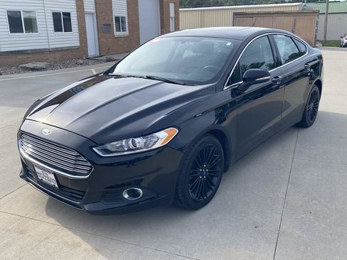 Used 2016 Ford Fusion SE w/ Equipment Group 202A AWD/4WD image 2